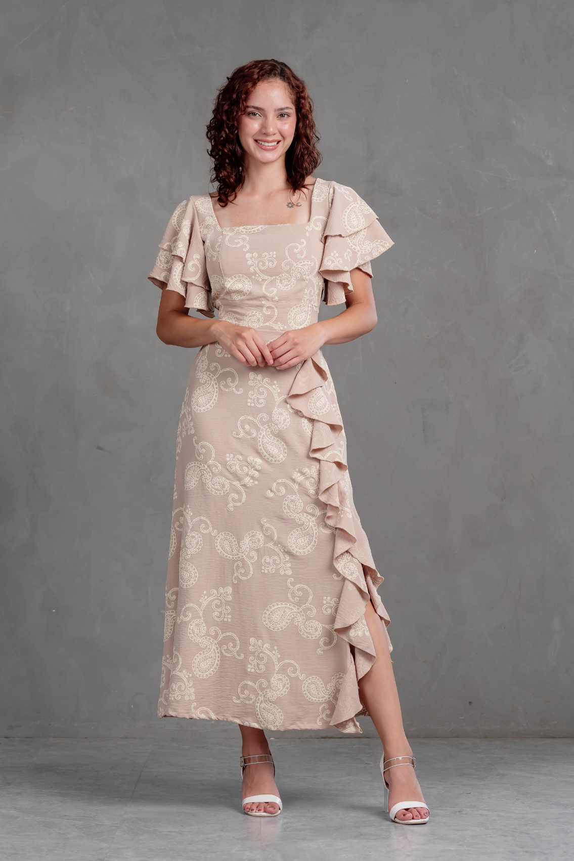 Maxivestido Agatha Paisley con vuelos