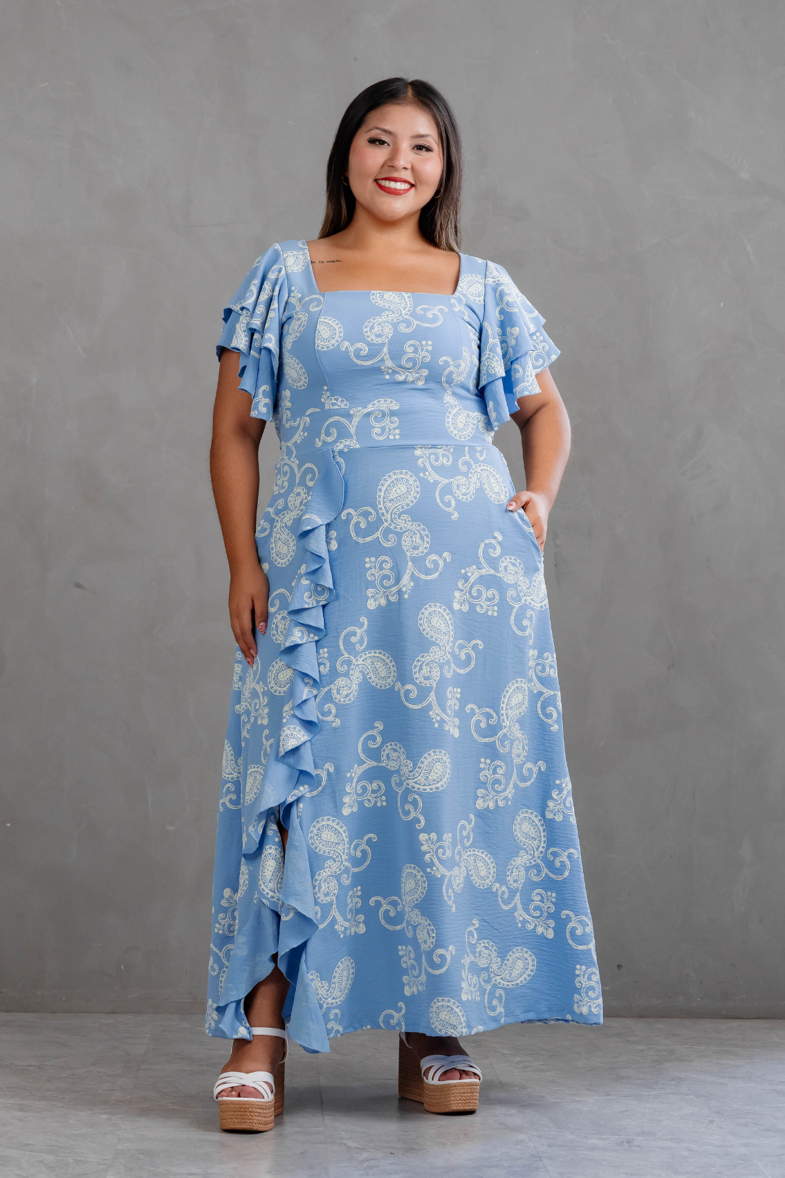 Maxivestido Agatha Paisley con vuelos