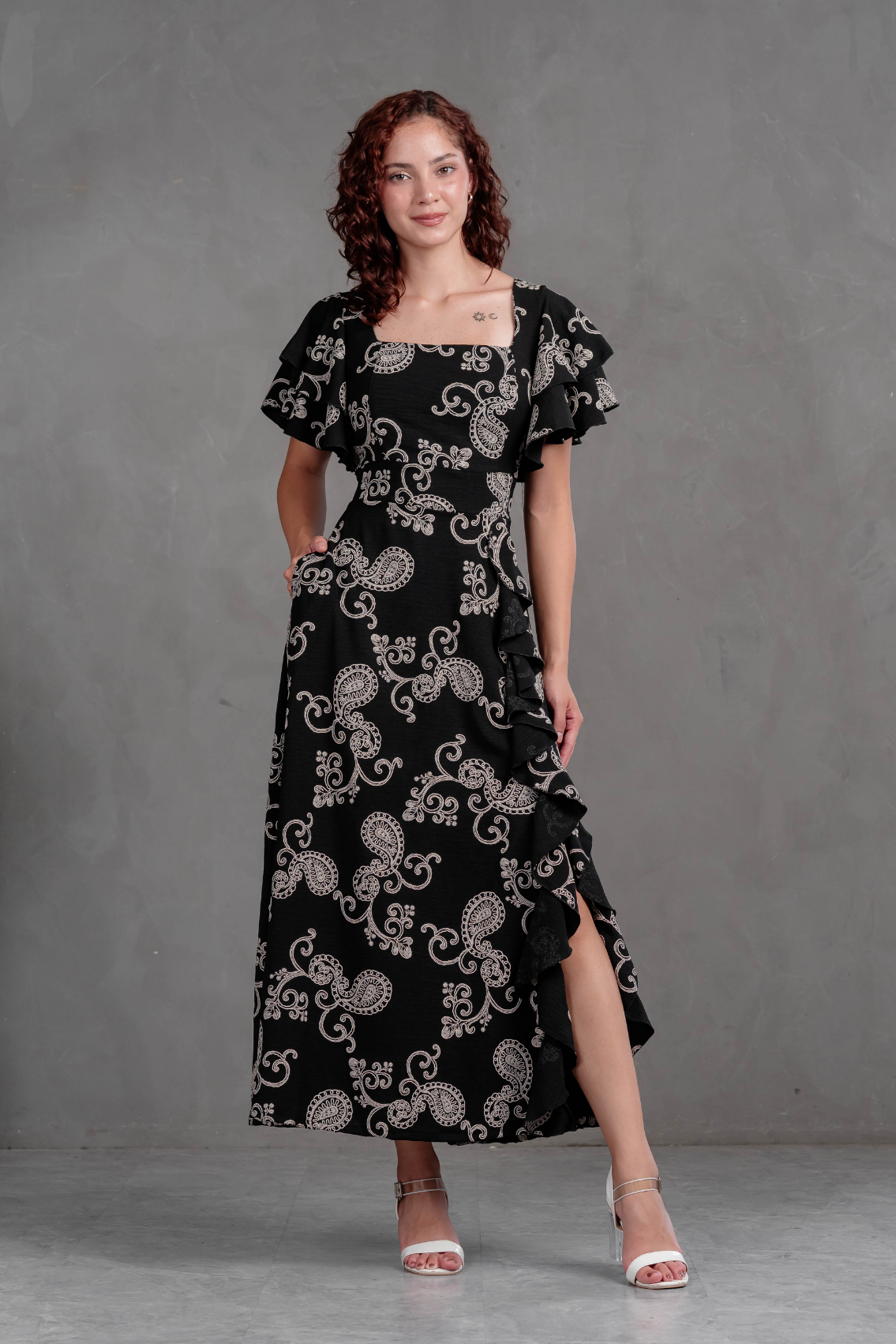 Maxivestido Agatha paisley con vuelos
