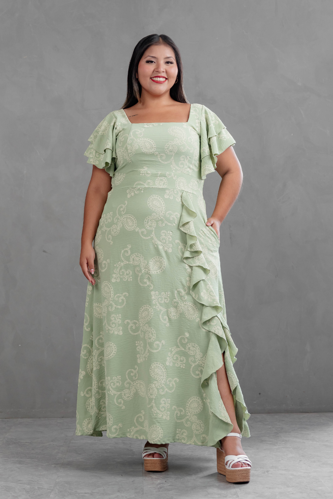 Maxivestido Agatha Paisley con vuelos