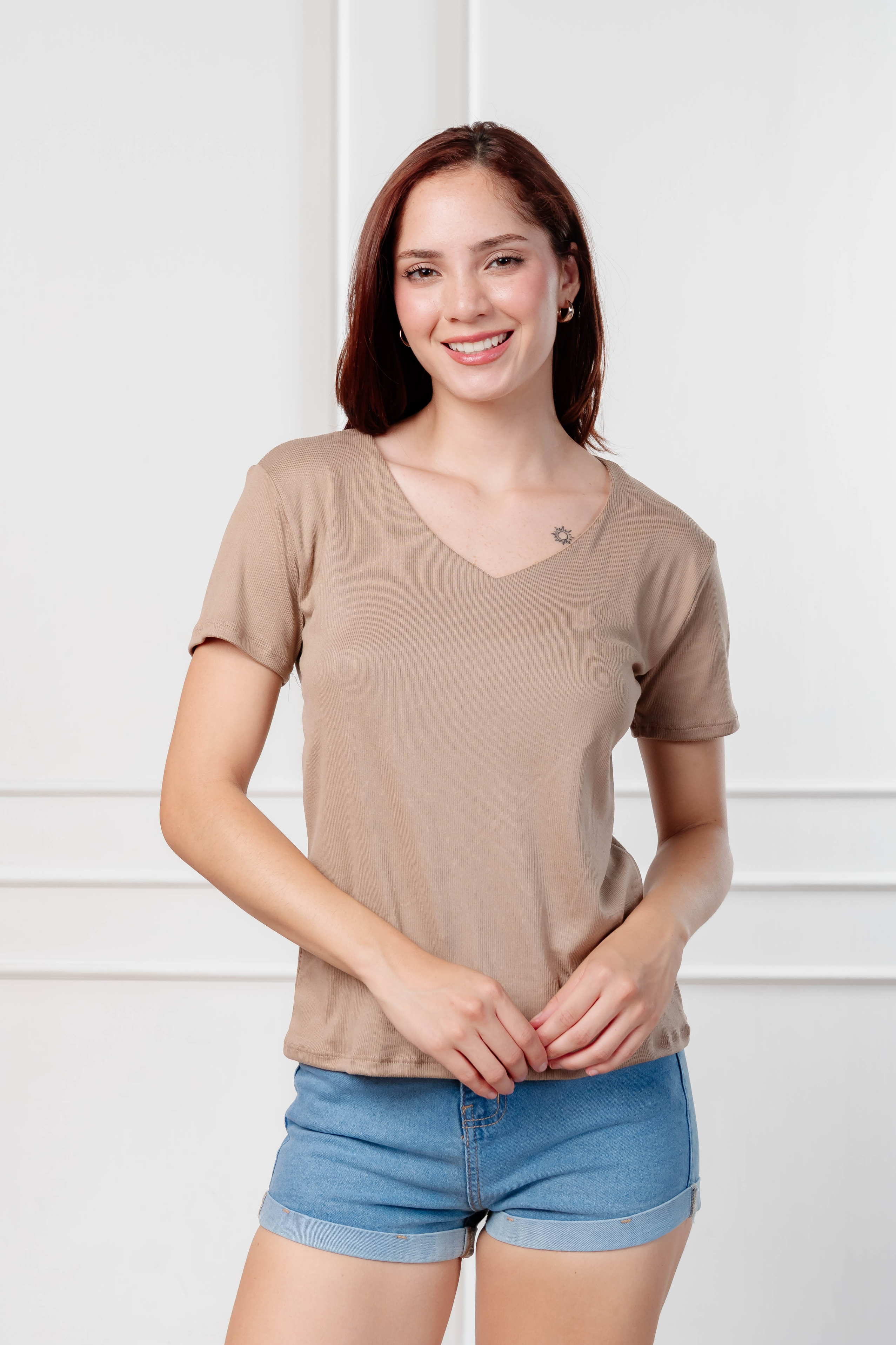 Polo básico cuello V