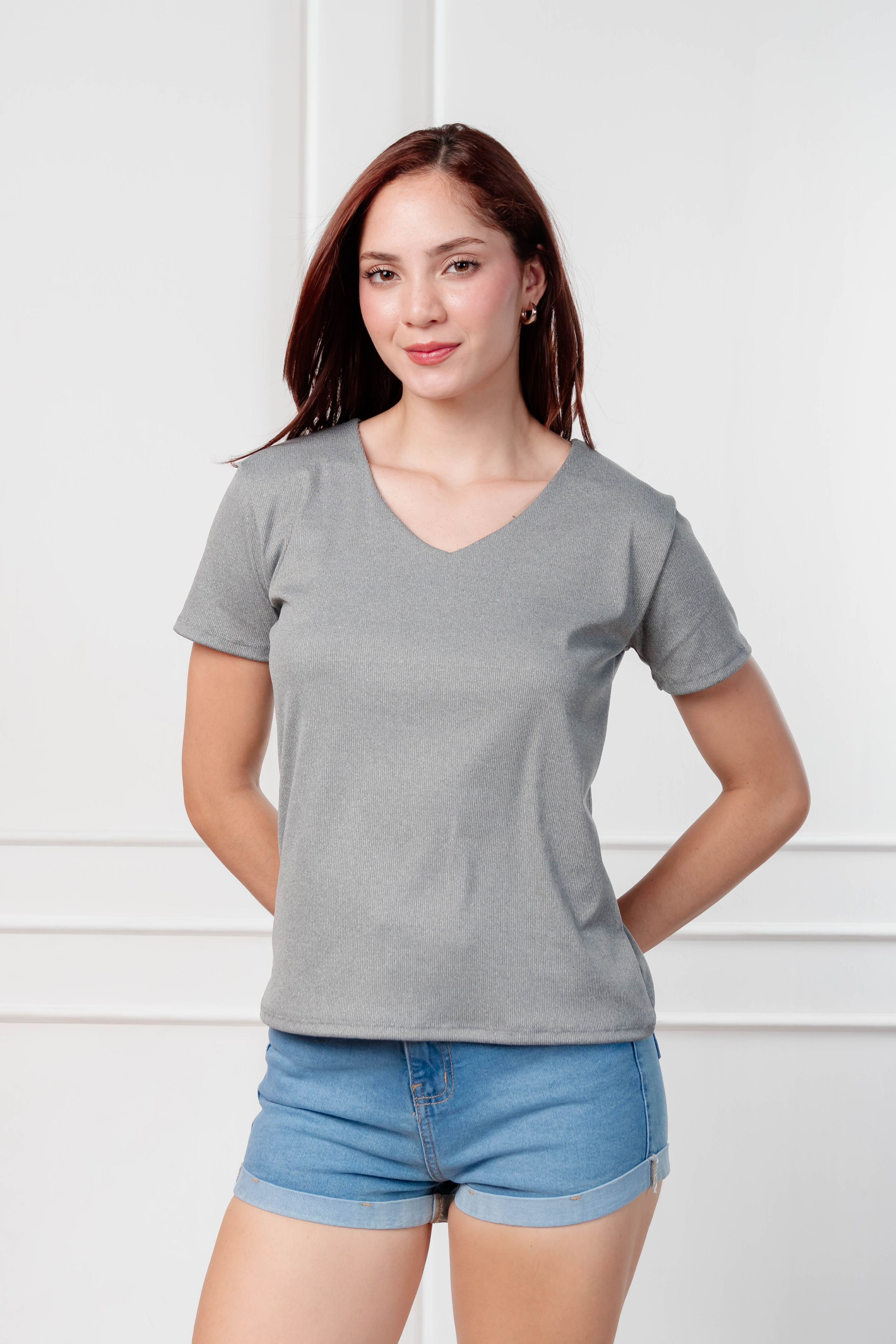 Polo básico cuello V