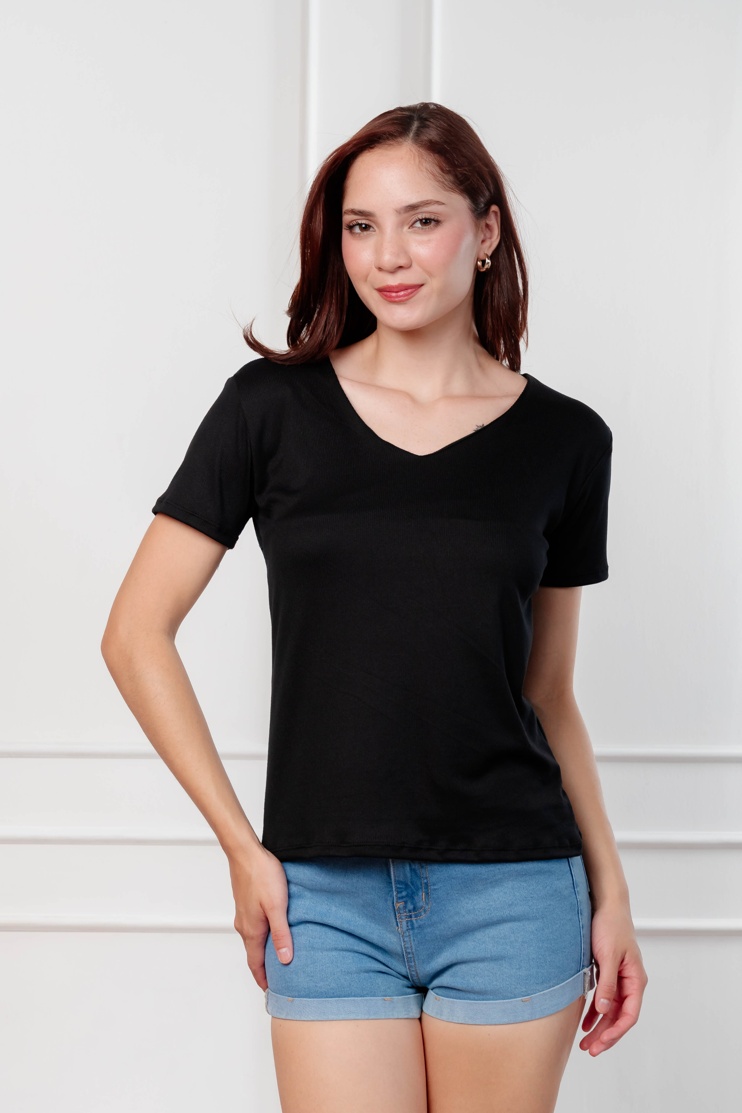 Polo básico cuello V