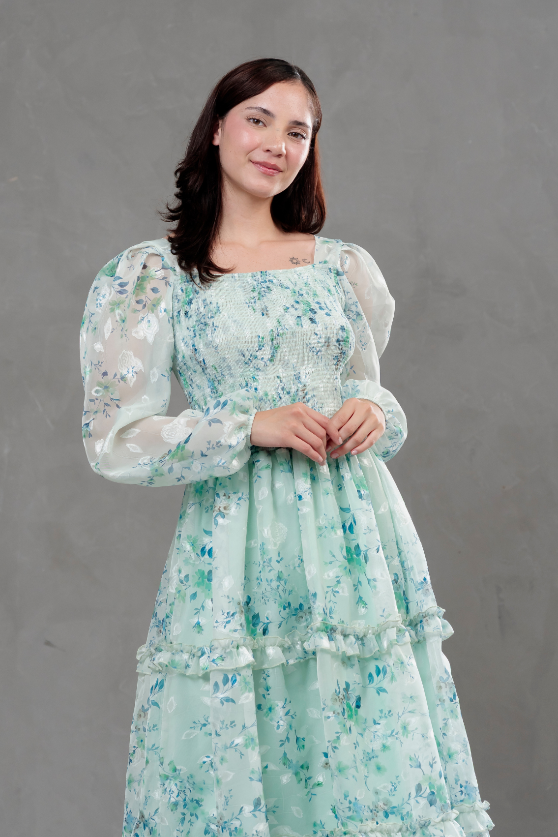 Vestido de gasa manga larga verde