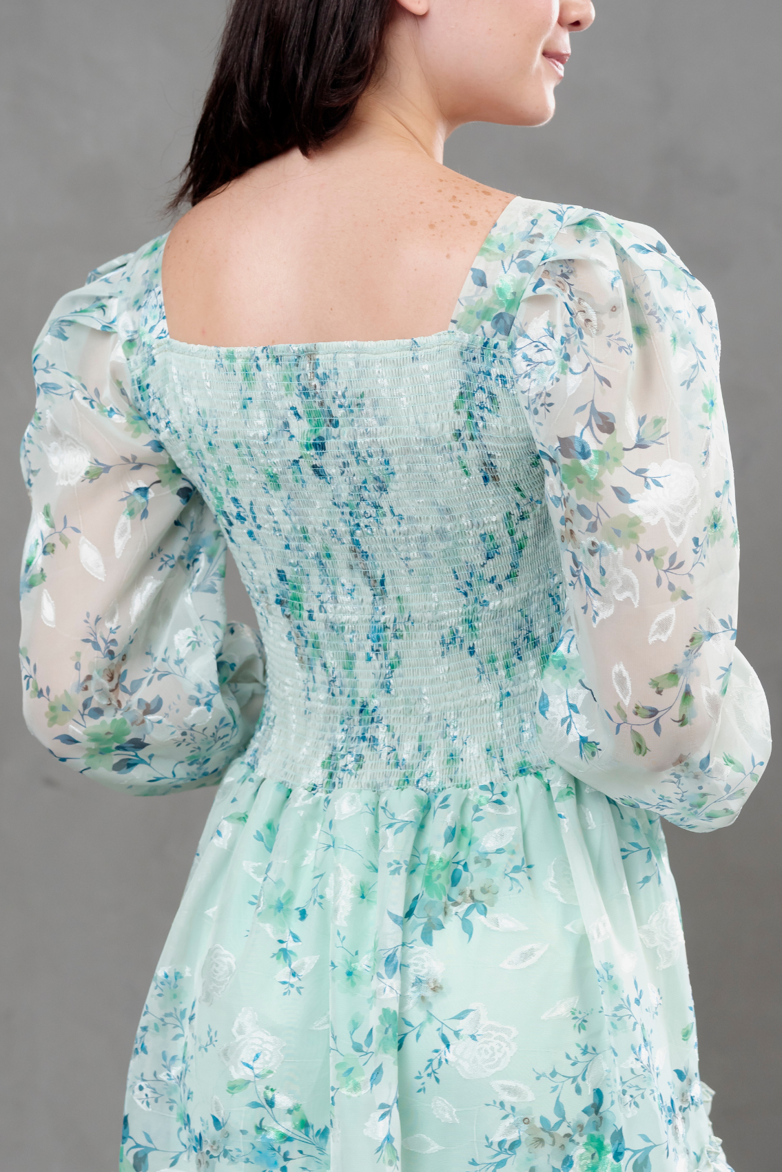 Vestido de gasa manga larga verde