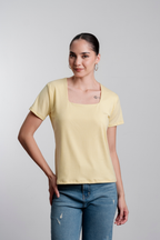 Polo básico manga corta cuello cuadrado