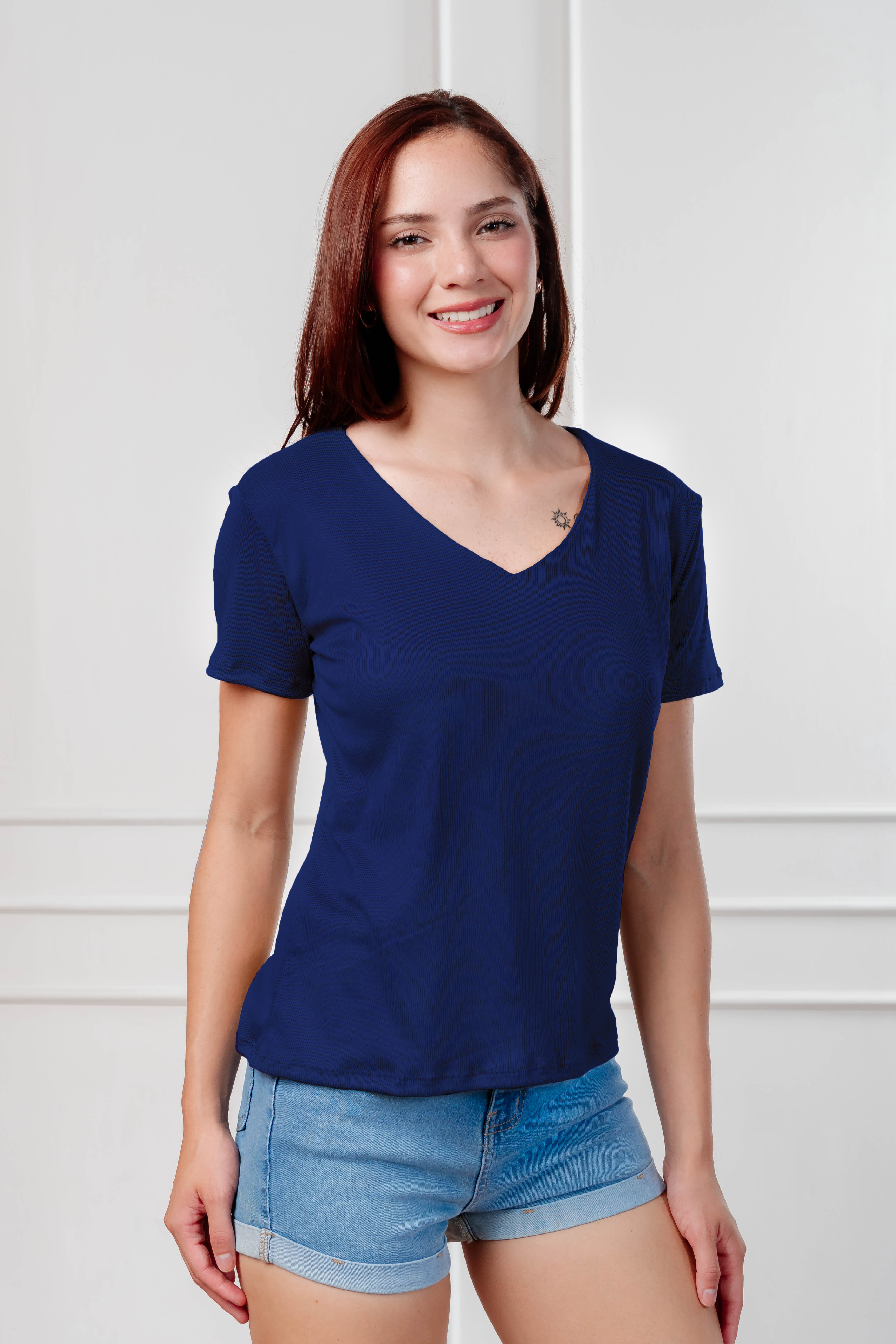 Polo básico cuello V